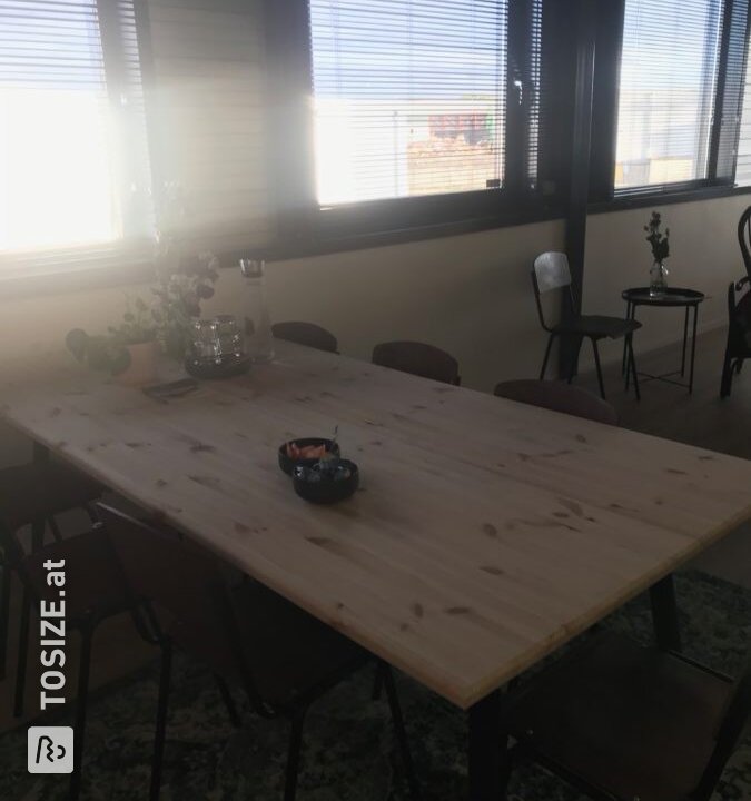 Hausgemachter Esstisch aus Kiefernholz, von Brian
