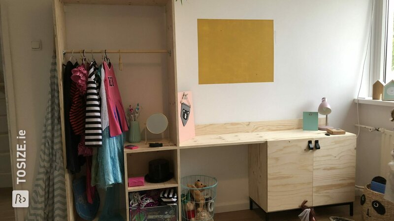 Wardrobe with connecting desk from Underlayment Vuren, by Dennis