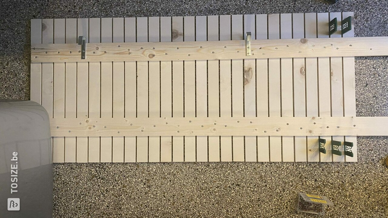 DIY radiatorombouw van Multiplex populieren latjes, door Melissa