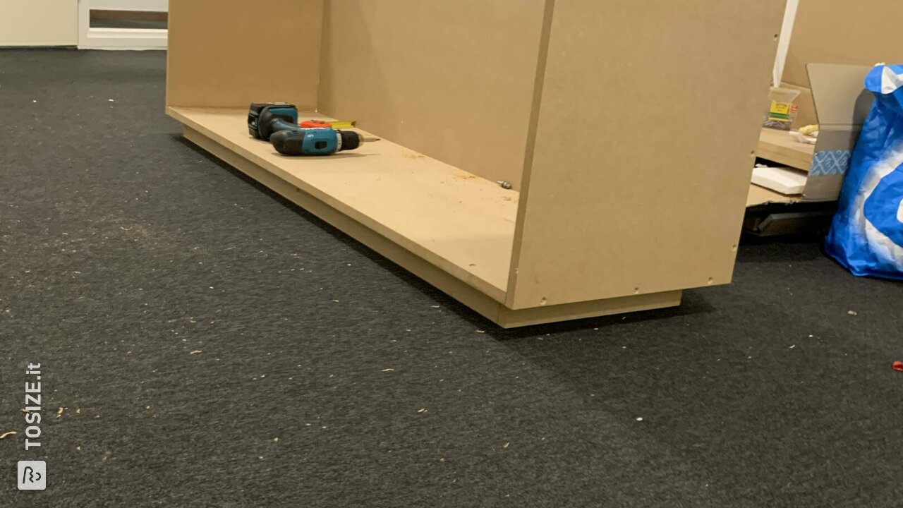 Credenza moderna per TV realizzata in MDF grezzo, di Koen