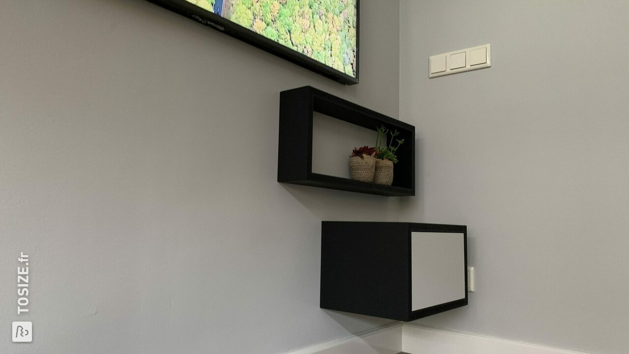 Meuble TV minimaliste en MDF noir, par Kirstin