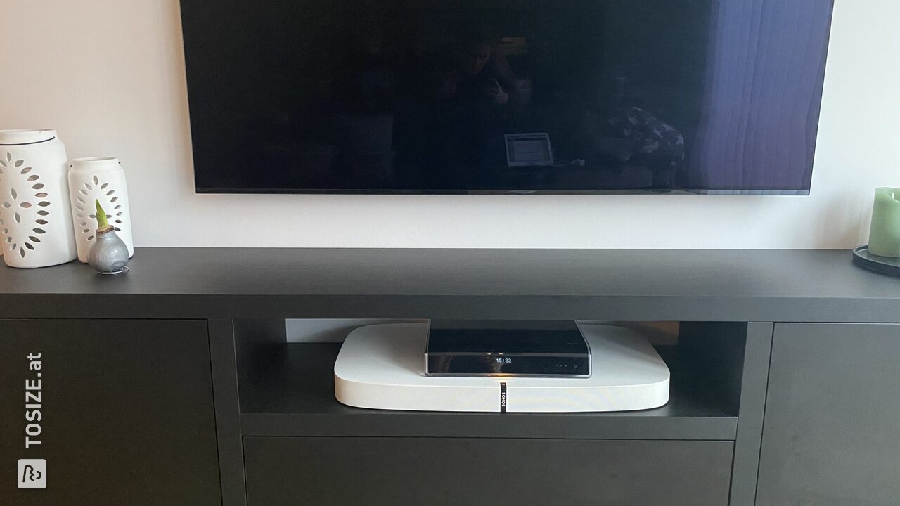 Maßgefertigter TV-Schrank aus schwarzem Eichenholz, von Sascha