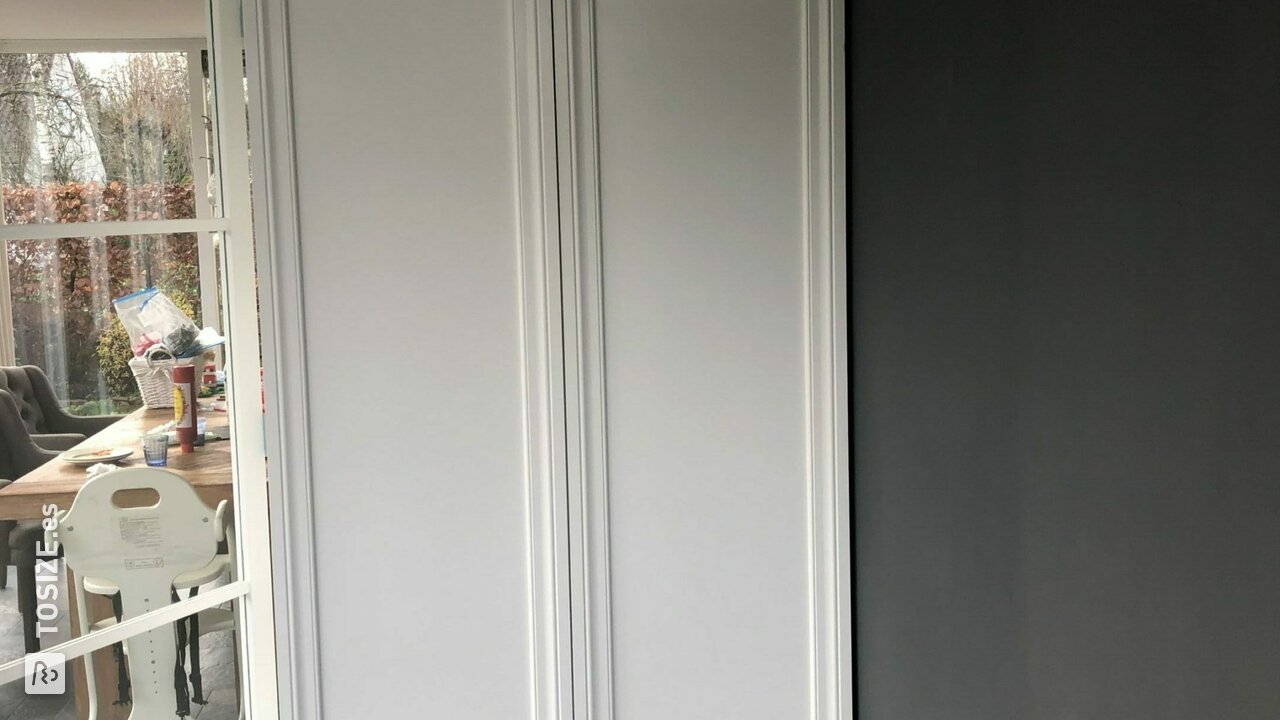 Armario de fabricación propia para la sala de juegos, de Sandra