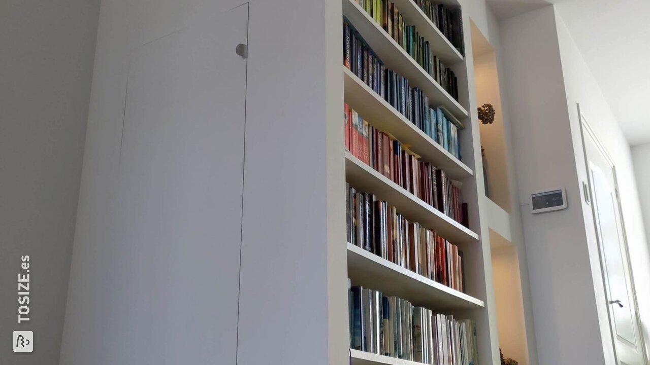 Escalera / Librería hecha a medida de MDF, por Harry