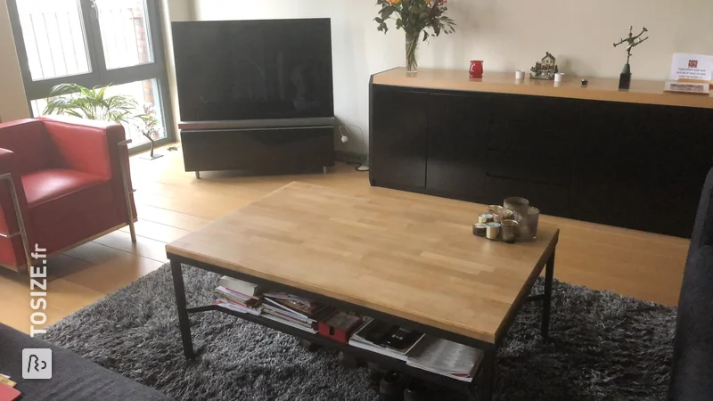 Table IKEA comme neuve à nouveau avec du chêne massif, par Herma