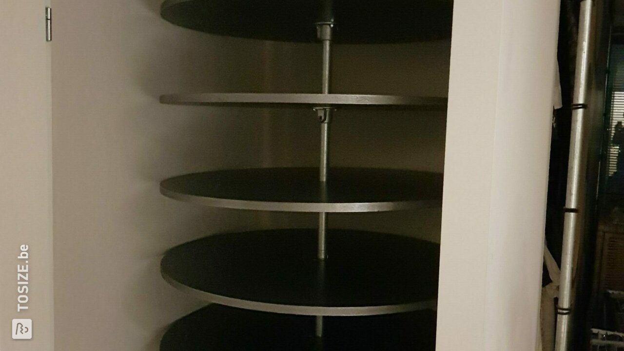 Schoenen carousel MDF en steigerbuis, door Ray