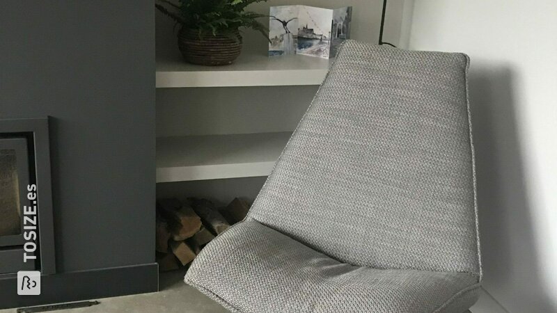 Estantes huecos hechos de MDF imprimado, por Erwin