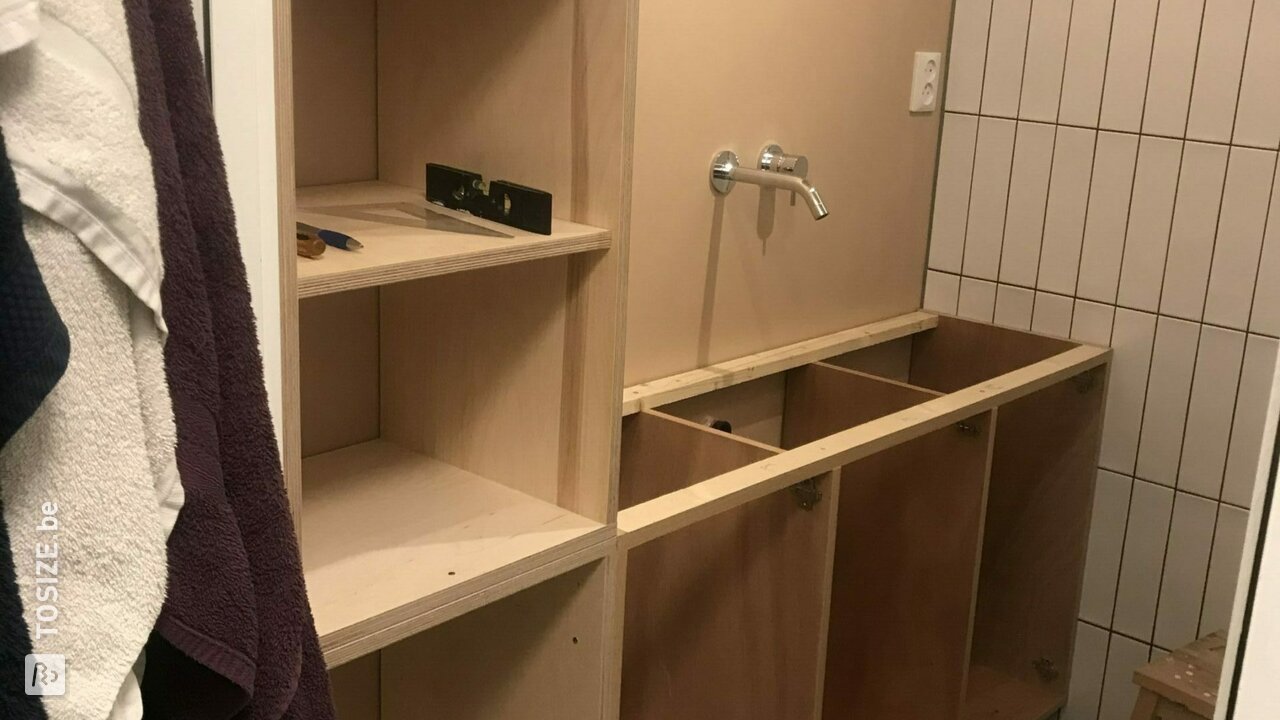 DIY: badkamer meubel en kolonisatie, door Mai
