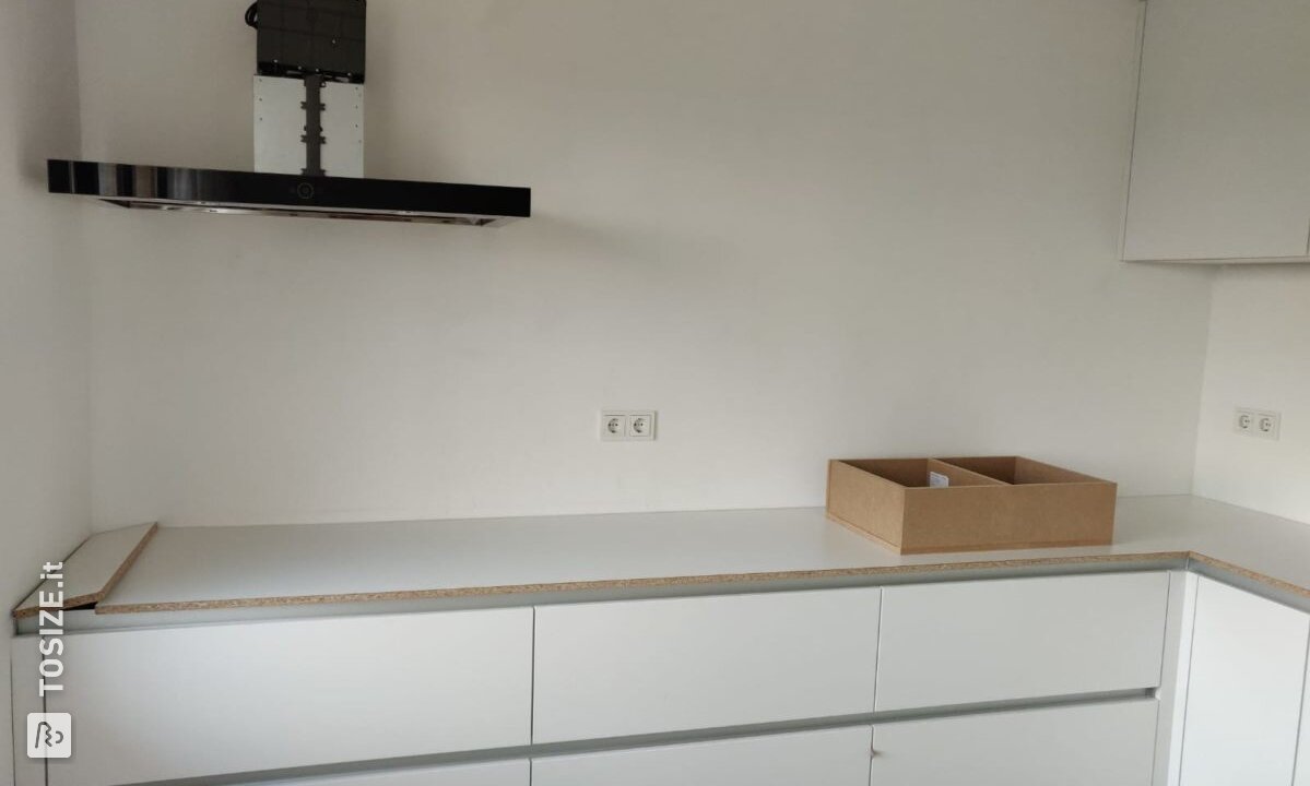 Piano di lavoro della cucina in cemento fatto in casa