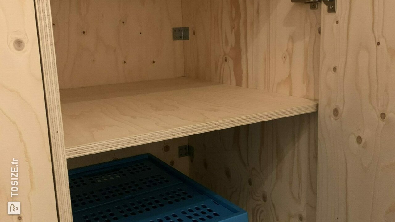 Sous-couche en épicéa de Finlande - Meuble / meuble pour machine à laver, par Michael