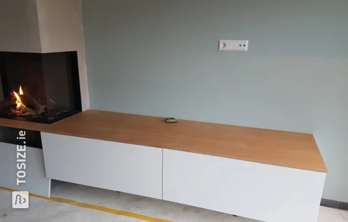 Amateur with professional TV cabinet, by Bas