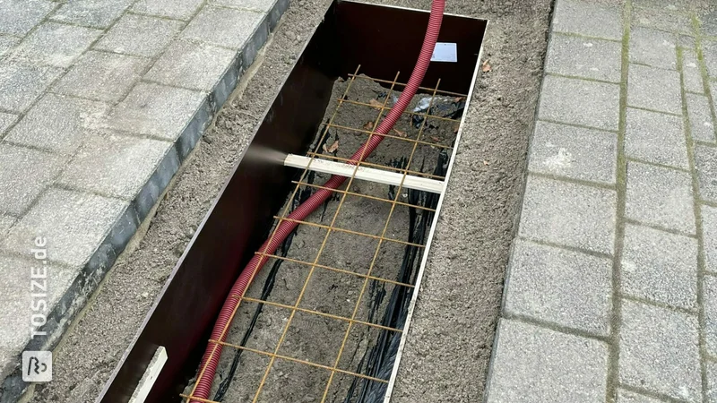 Maßgefertigte Fundamentbox mit Betonscheitel, von Ruben