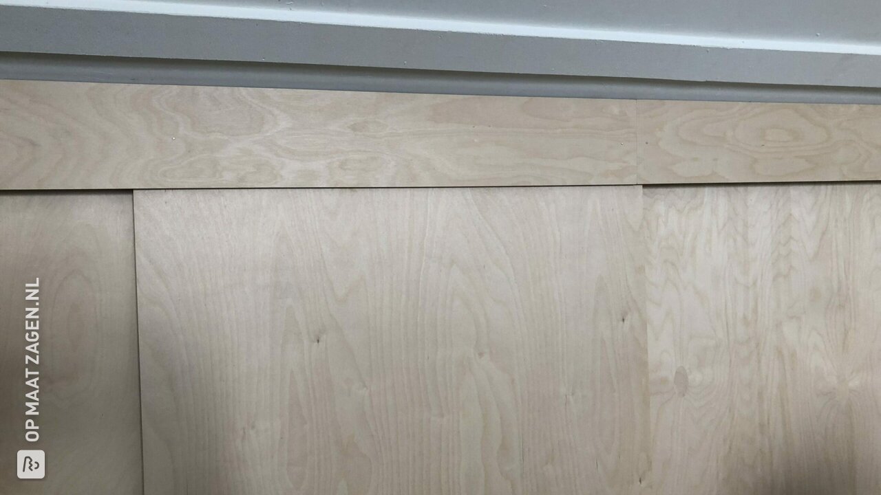 Schotten op zolder van multiplex, door Atty