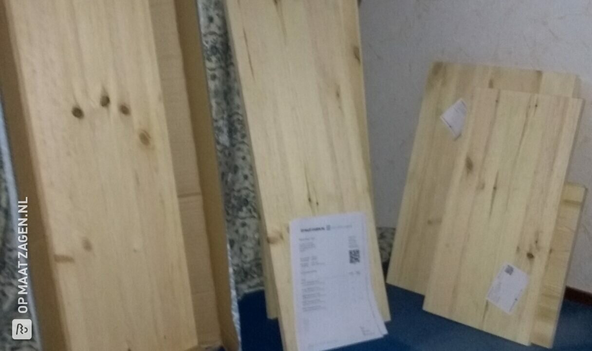 TV meubel van grenenhout, door Jaap