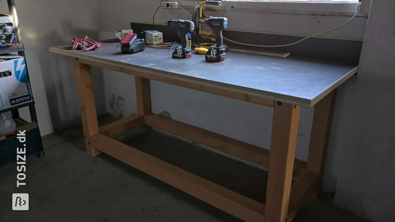 Strong workbench with concrete plywood worktop, by Martijn