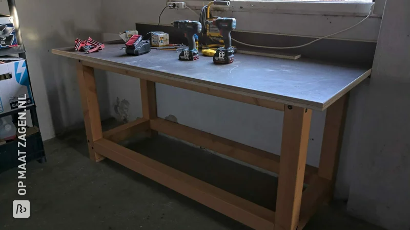 Strong workbench with concrete plywood worktop, by Martijn