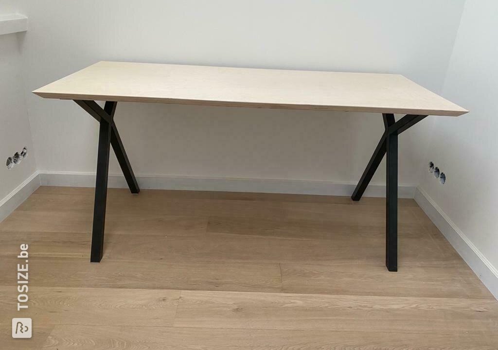 Design bureau met natuurlijke houtlook, door Erwin