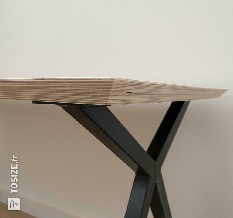 Bureau design avec aspect bois naturel, par Erwin