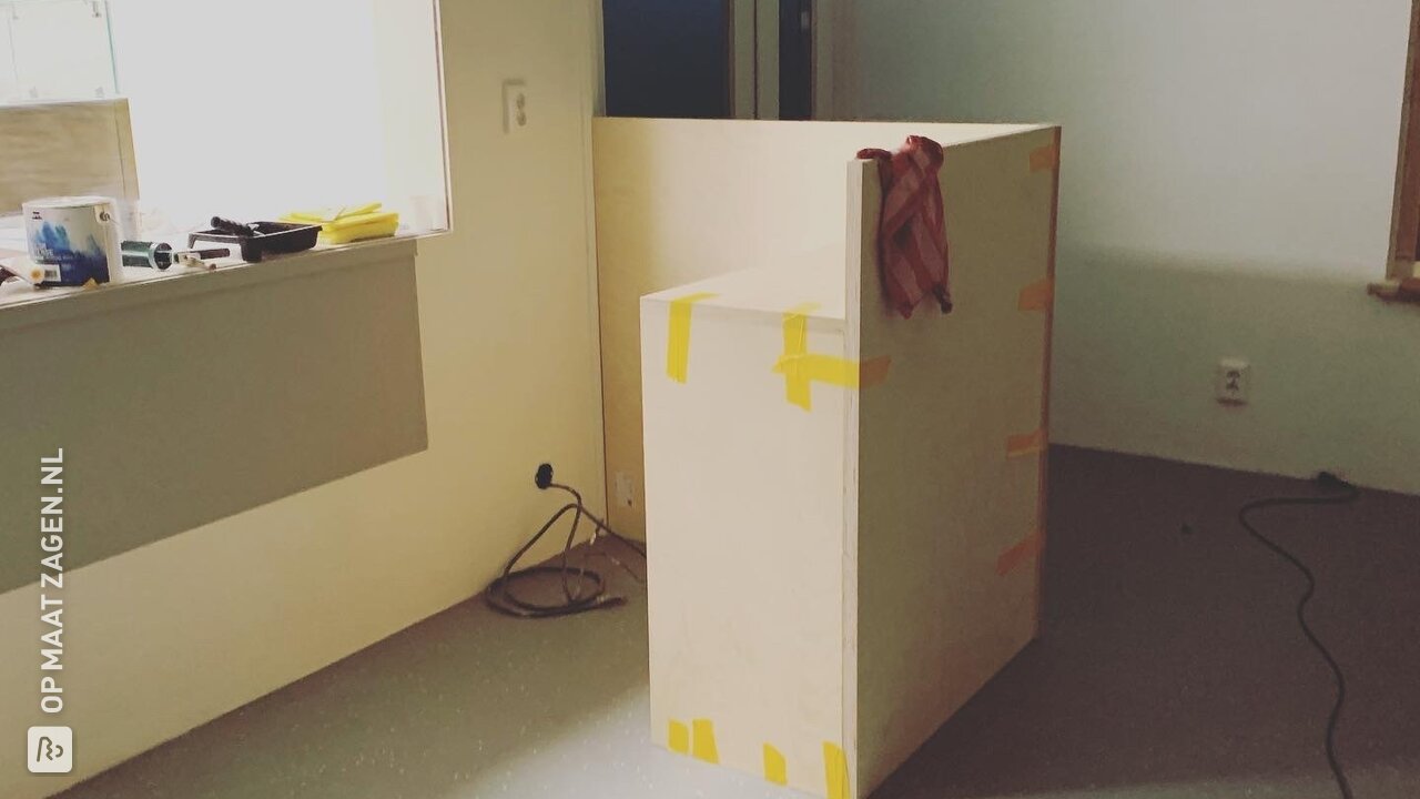 Bar van de BONTe keukentafel, gemaakt van multiplex berken