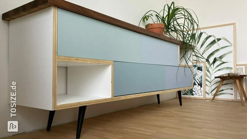 Sleek DIY bedroom cupboard made of plywood, by Roelof
