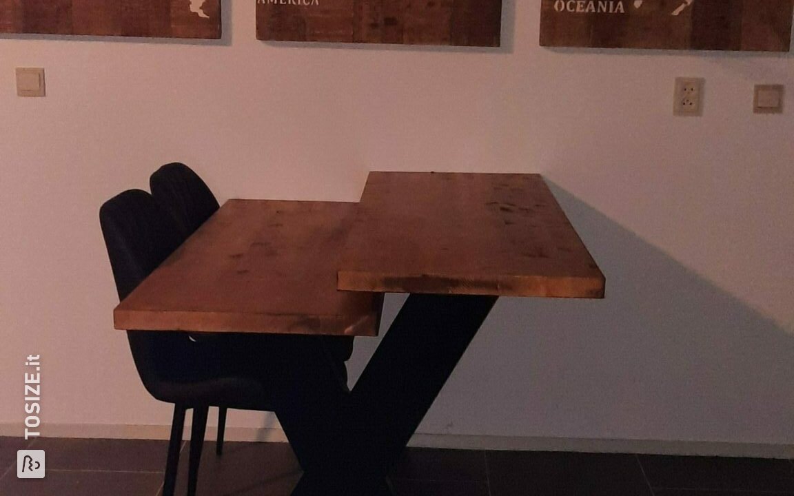 Tavolo da pranzo in pannello di legno di abete da 40 mm con piano rialzato per sedia a rotelle