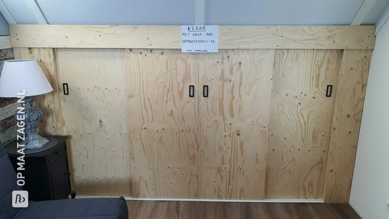 Sliding doors instead of knee walls with underlayment in Finnish pine, by Jan