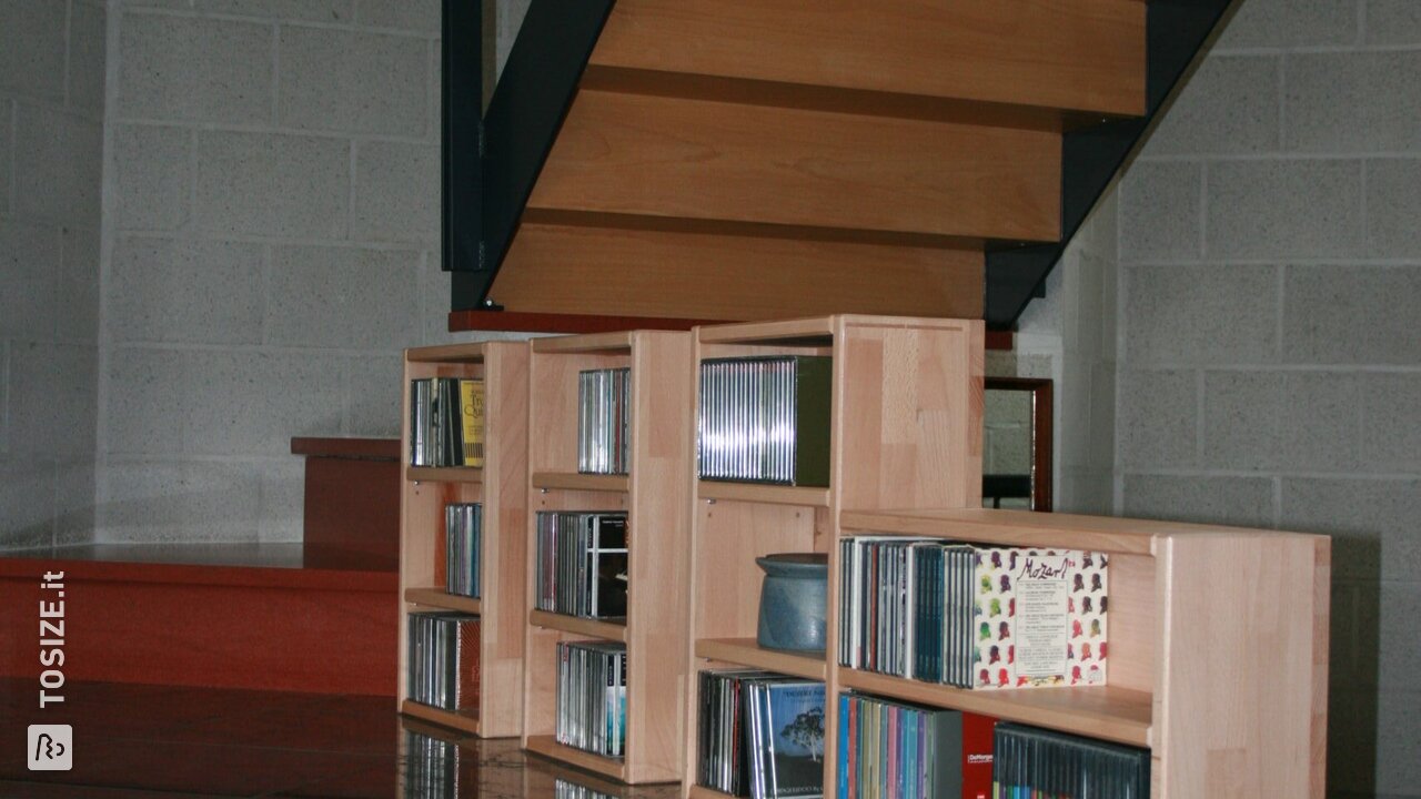 Soluzione pratica e sicura per vano scala pericoloso in pannello di legno di faggio, di Wim