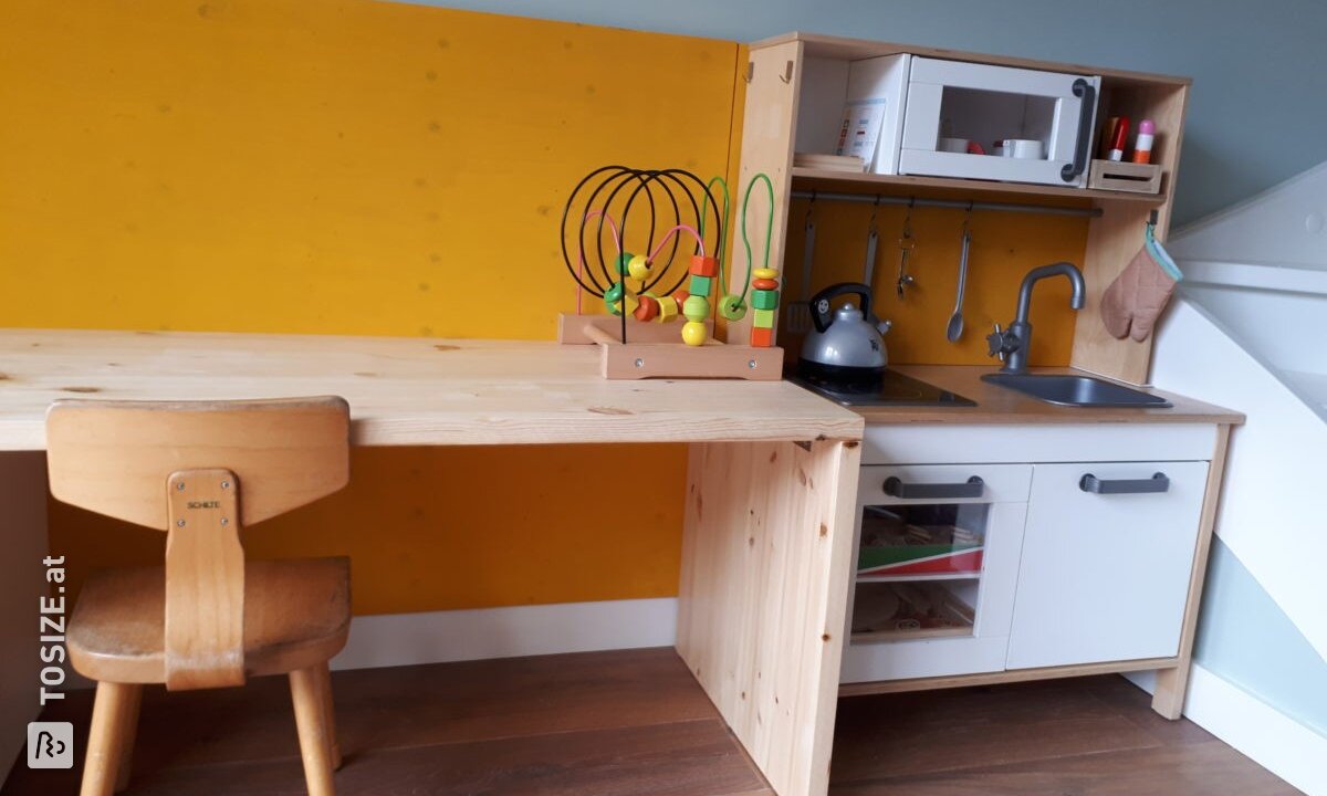 Kindermöbel mit Küche aus Kiefernholz, von Sjors