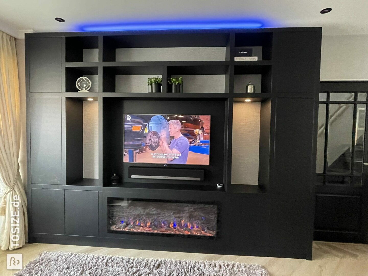 Einzigartiger TV-Schrank - TOSIZE.de