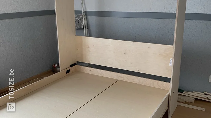 DIY: frame for a double folding bed made of Multiplex Birch, by Joost