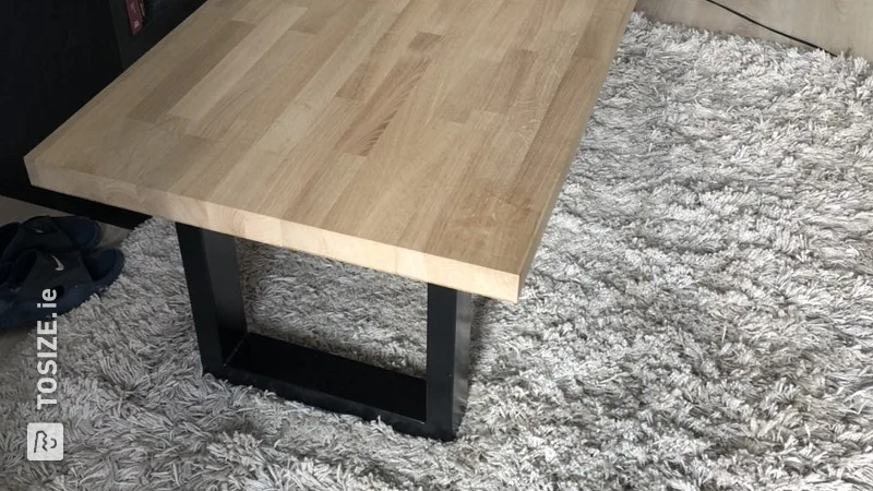 Coffee table made of oak, by Danny