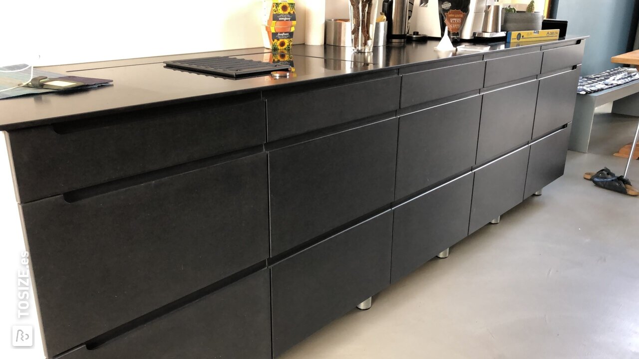 Mobiliario de cocina de MDF Negro V313 hecho en casa, de Benny