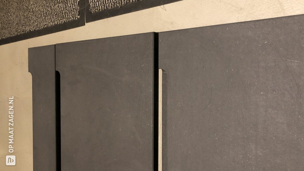 Keukenmeubel van MDF Zwart V313 zelfgemaakt, door Benny