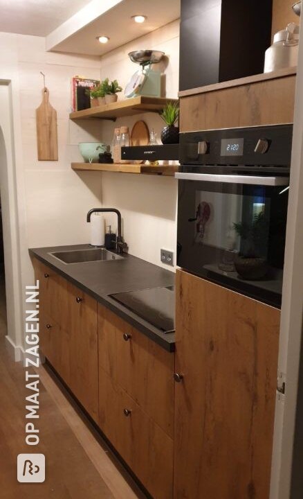 Keukenplanken met achterwand
