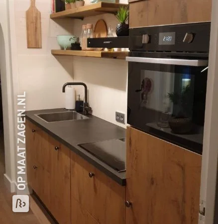 Keukenplanken met achterwand