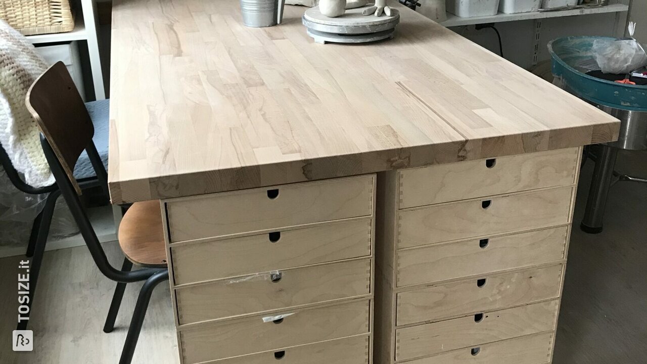 Tavolo da lavoro in faggio massiccio per laboratorio di ceramica, di Cees