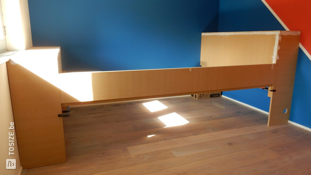 Op maat gemaakt tweepersoons inbouw bed MDF, door Martin