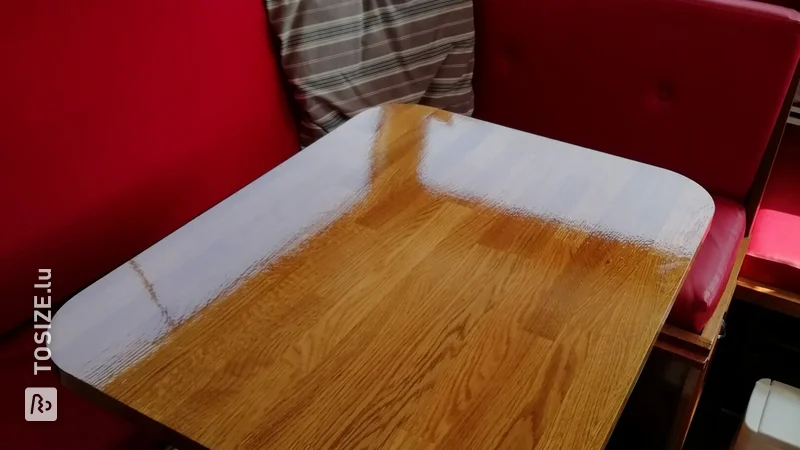 Table dans le bateau, par Bé