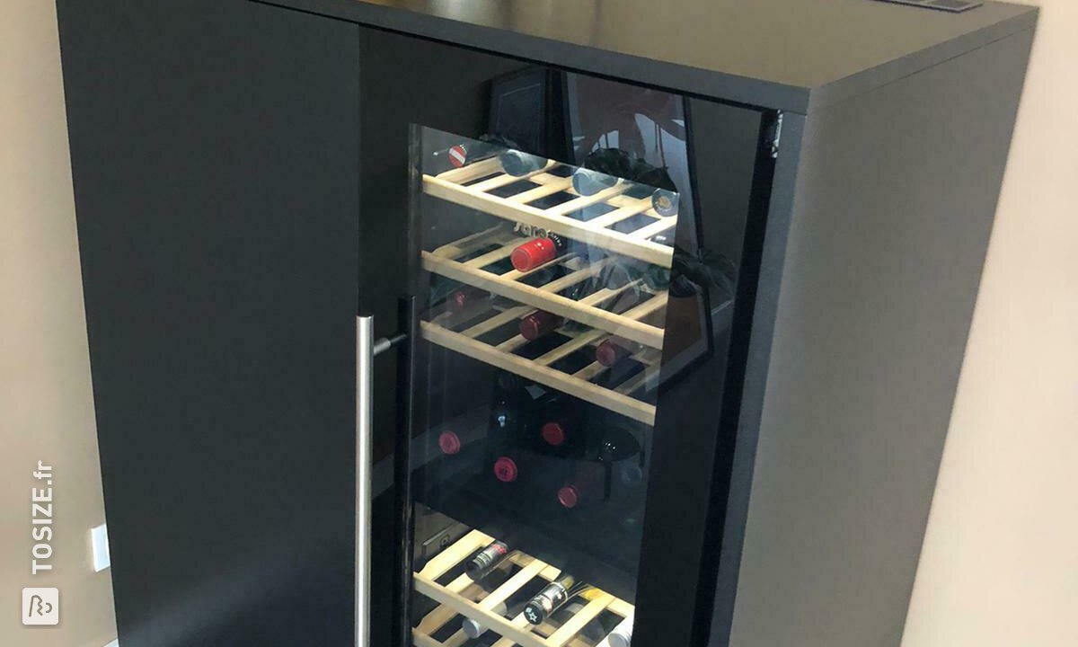Conversion pour réfrigérateur à vin encastrable en MDF vierge, par Sjoerd