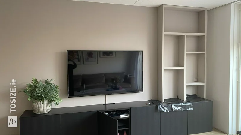 DIY: Shelf construction on TV cabinet, by Manon