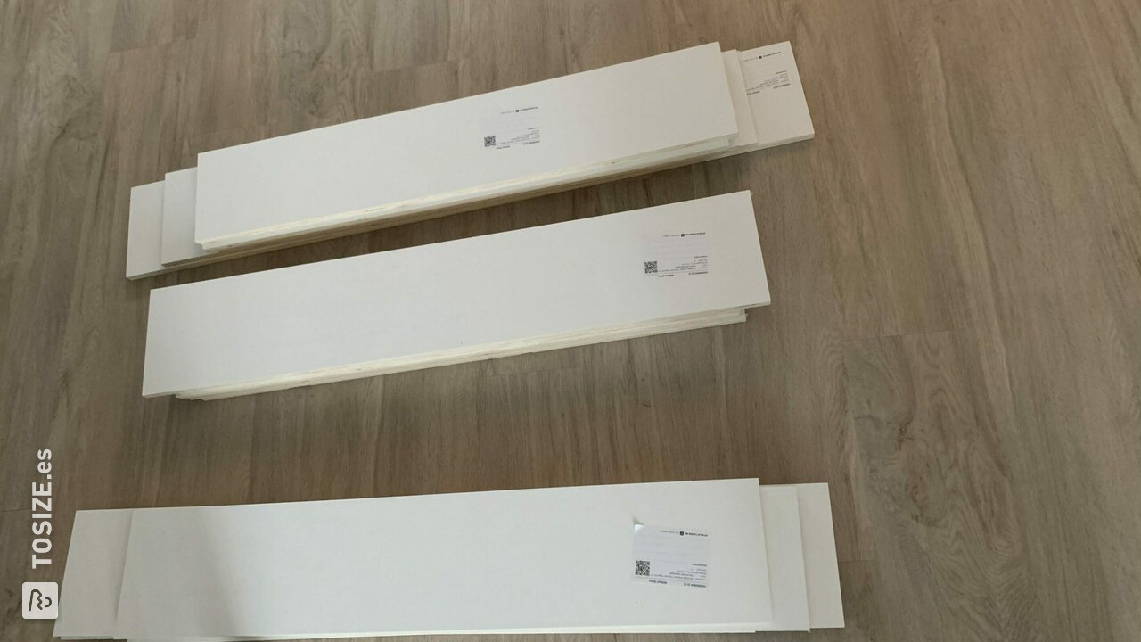 Escalera de madera contrachapada sellada imprimada, de Wilbert