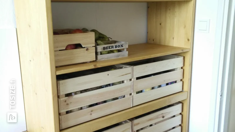 Custom kitchen cabinet, made of pine, by Robin