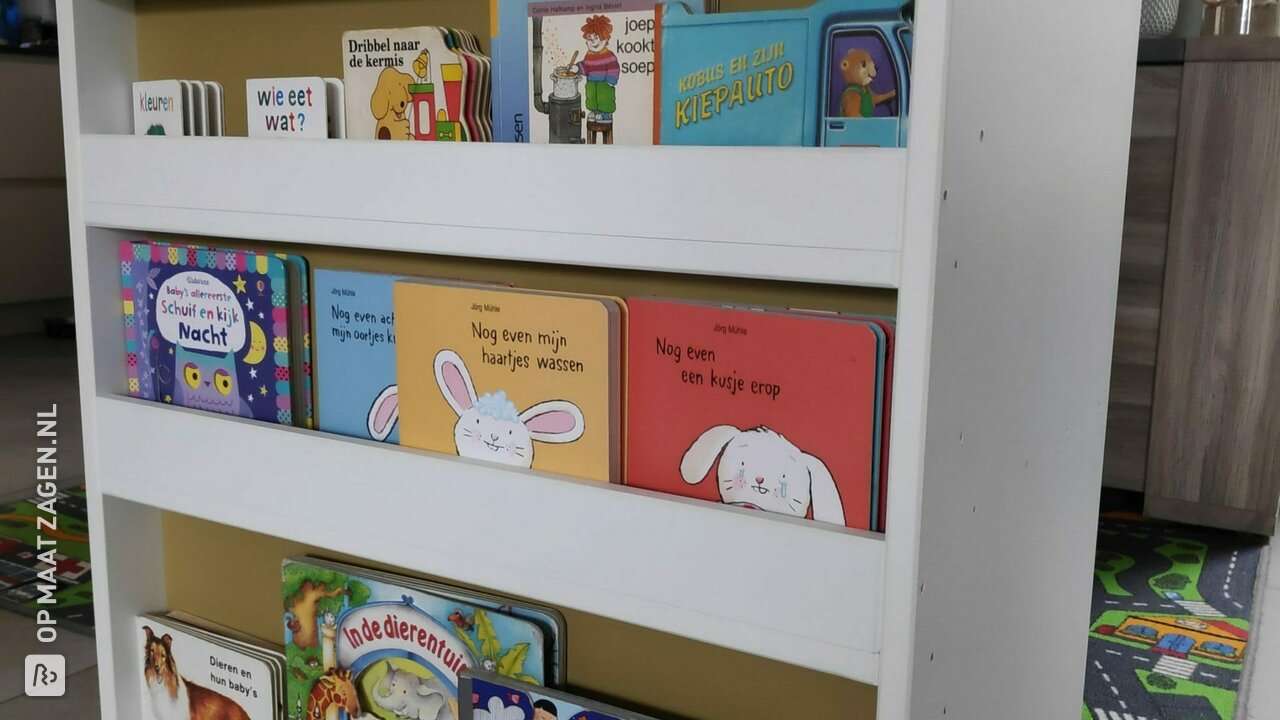 Multifunctionele kindermeubel met boekenrek, door Gastouderopvang Rups en Co