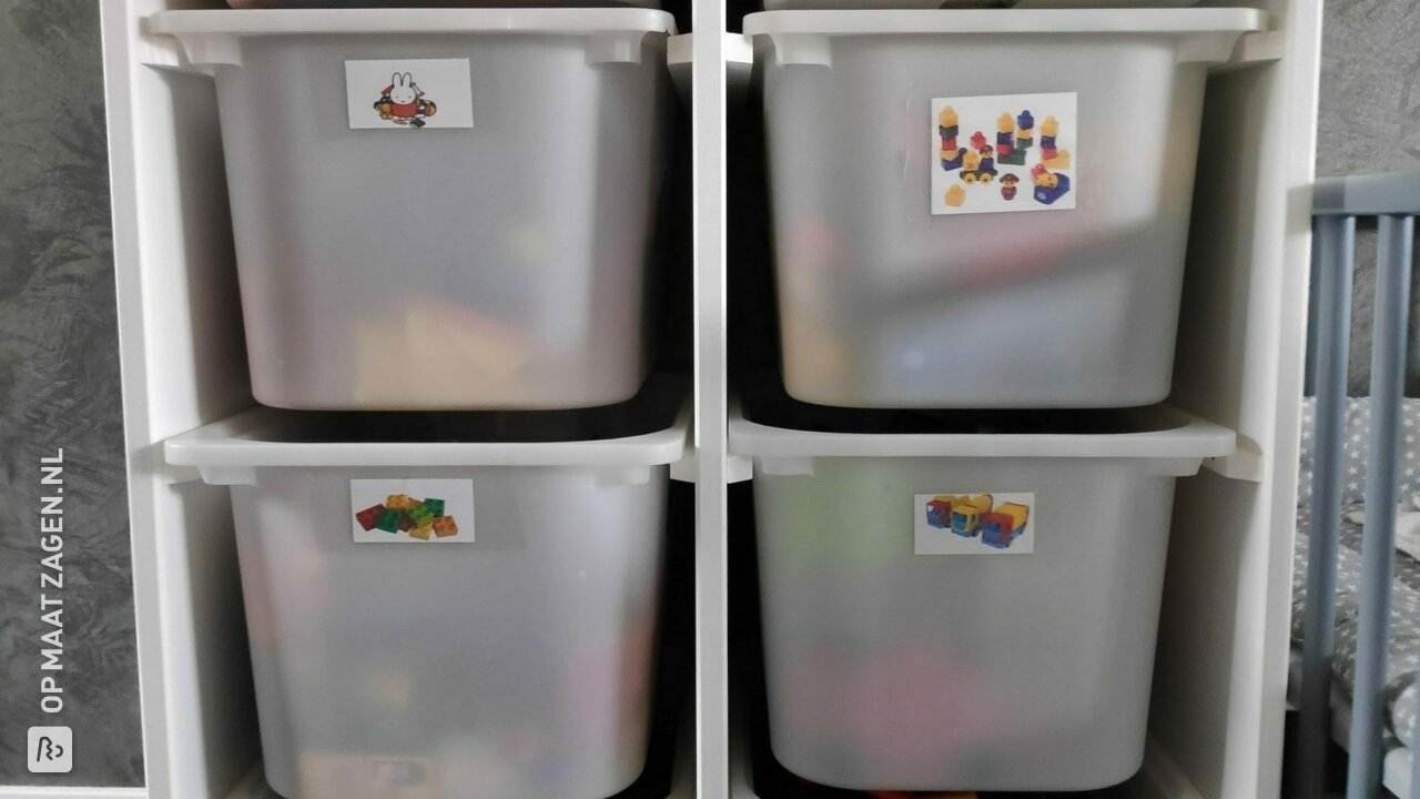 Multifunctionele kindermeubel met boekenrek, door Gastouderopvang Rups en Co