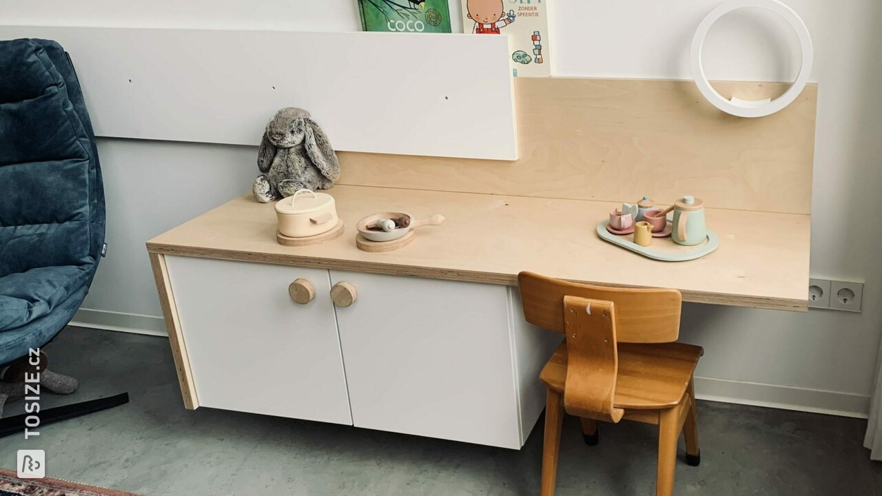 Play kitchen / play corner / storage cupboard for the little one, by Diederik