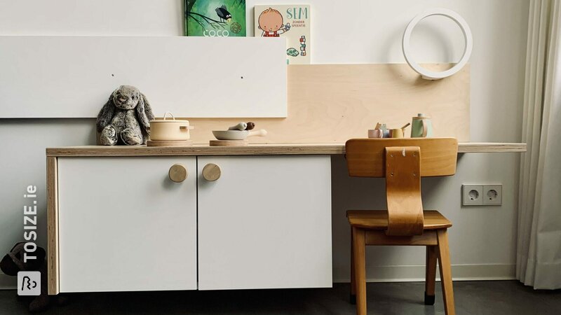 Play kitchen / play corner / storage cupboard for the little one, by Diederik