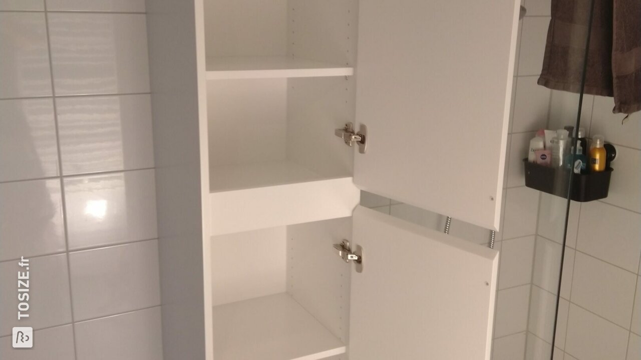 Meubles de salle de bains élégants fabriqués en MDF résistant à l'humidité, par Peter