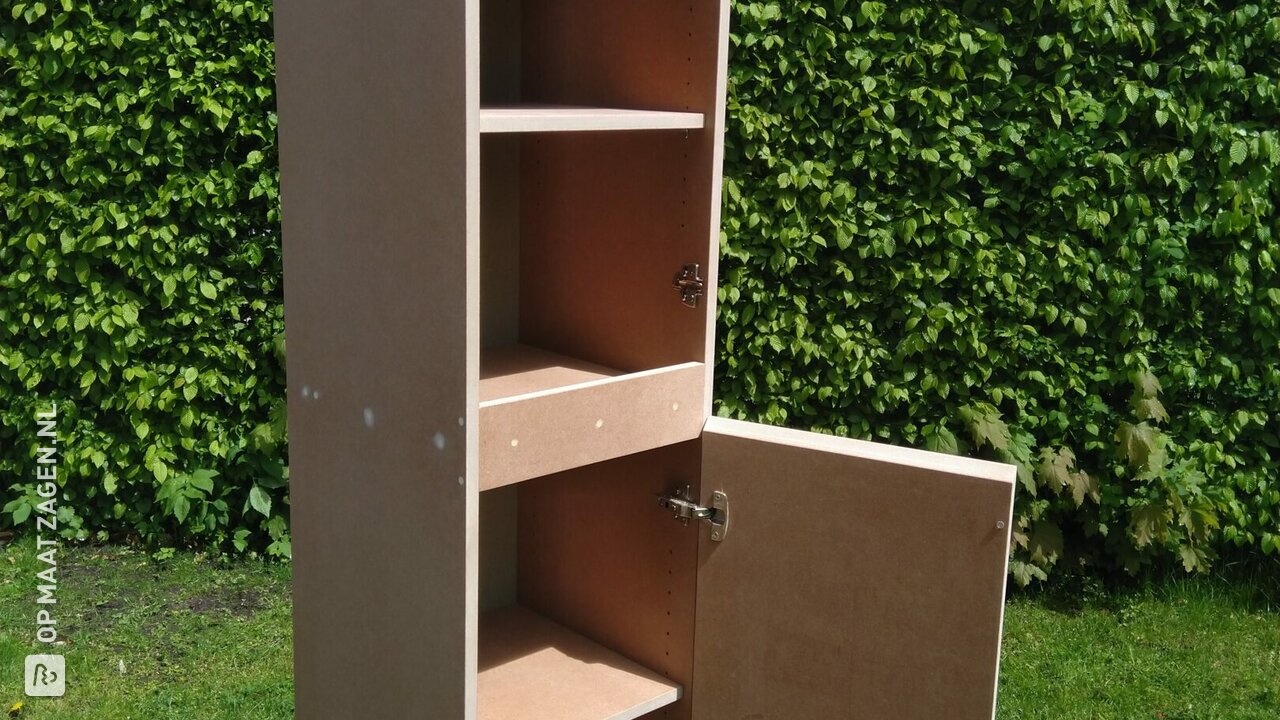 Strakke badkamermeubels van Vochtwerend MDF, door Peter