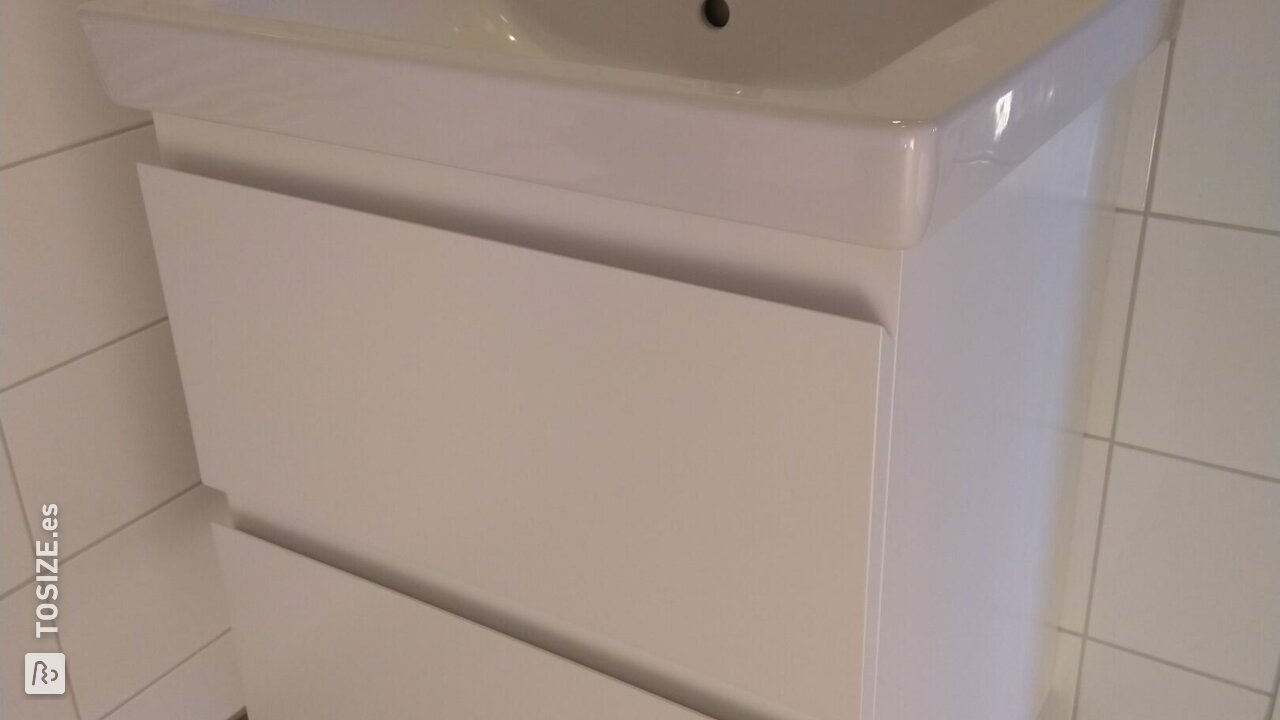 VeeBath EPW700 Panel de baño universal resistente a la humedad MDF con zócalo ajustable 700 mm blanco 
