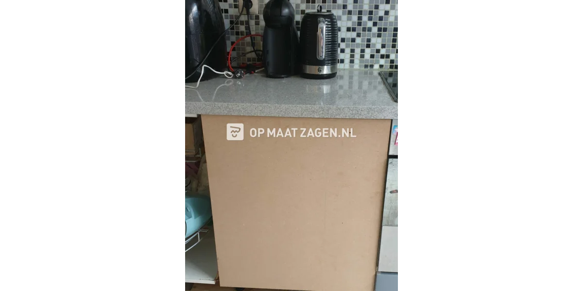 Dishwasher front and custom kitchen plinths OPMAATZAGEN.nl